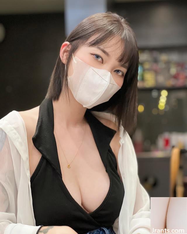 Montrez votre belle silhouette et vos joues pliées. T-won rich⒀feeding des amis louange w (10p)