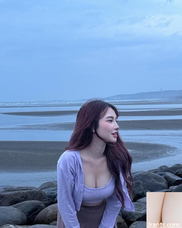 Montrez votre belle silhouette et vos joues pliées. T-won rich⒀feeding des amis louange w (10p)