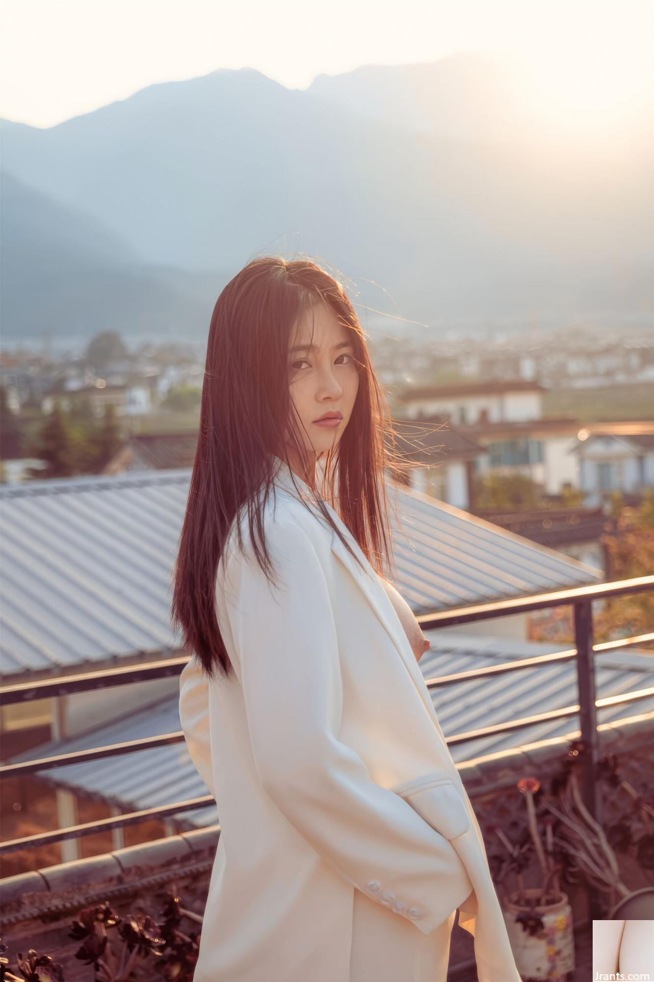 (အမျိုးသားမော်ဒယ်လ်လူ့ခန္ဓာကိုယ်) Nnian&#8221; Sunrise&#8221;  (45p)