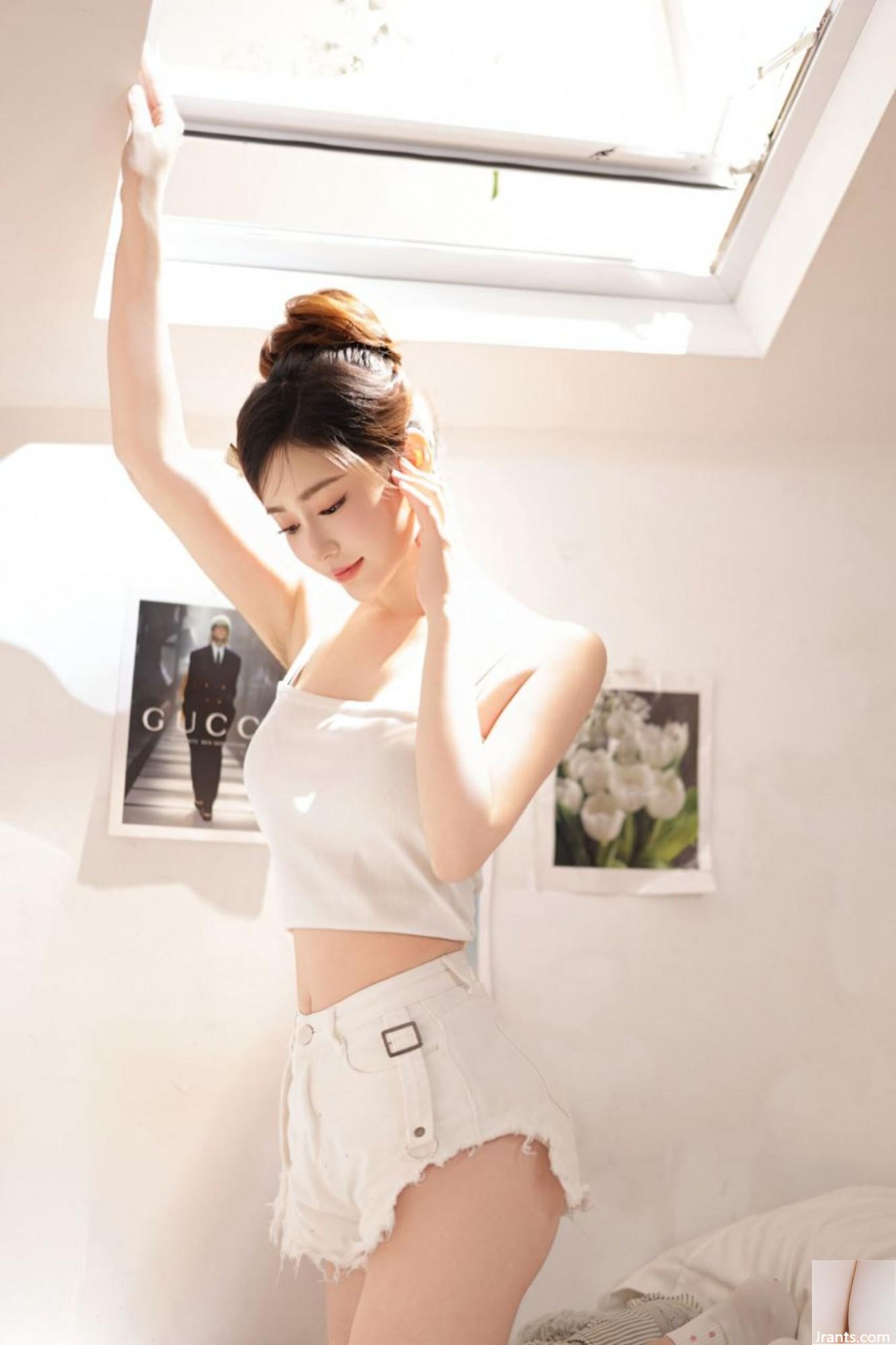 (အမျိုးသားမော်ဒယ်လ်လူ့ခန္ဓာကိုယ်) Nnian&#8221; Dream Girl&#8221;  (40p)
