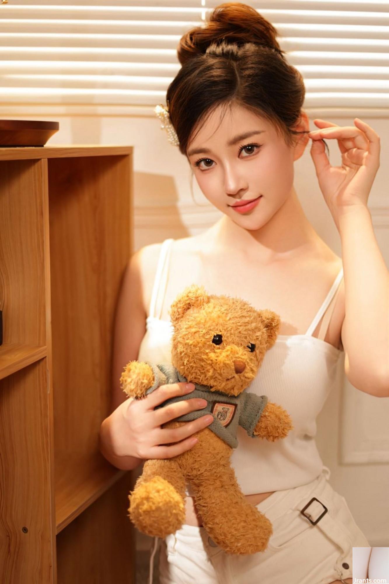(အမျိုးသားမော်ဒယ်လ်လူ့ခန္ဓာကိုယ်) Nnian&#8221; Dream Girl&#8221;  (40p)