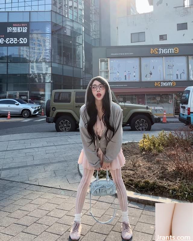 &#8220;Liu Mujie&#8221;는 사람들이 화산의 분화에 저항 할 수 없게 만듭니다 (11p)