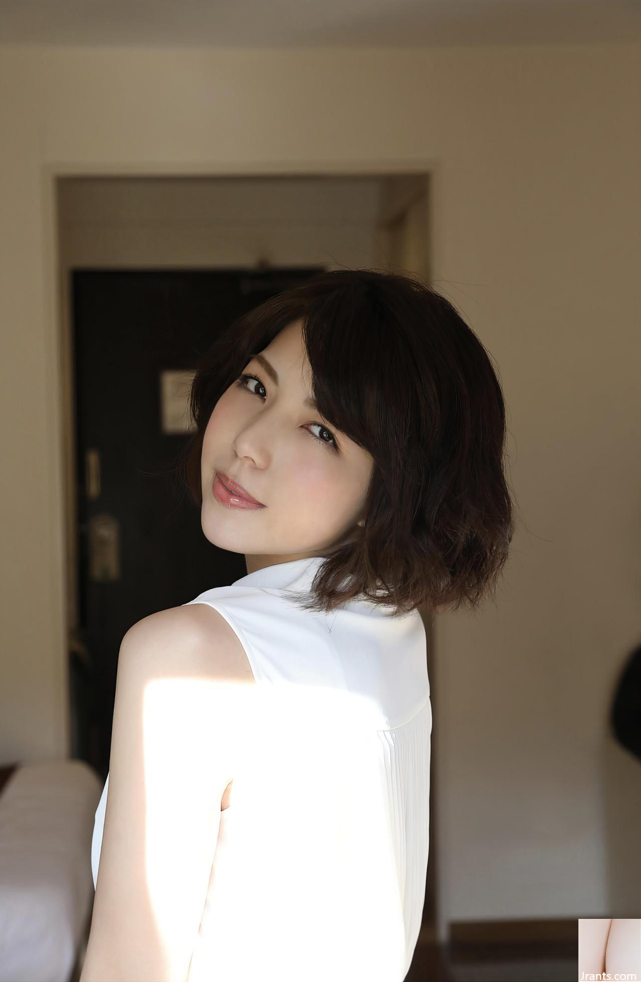 (Riko Nagaoka) La charmante courbe et la tentation de l&rsquo;apparence céleste sont illimitées (31p)