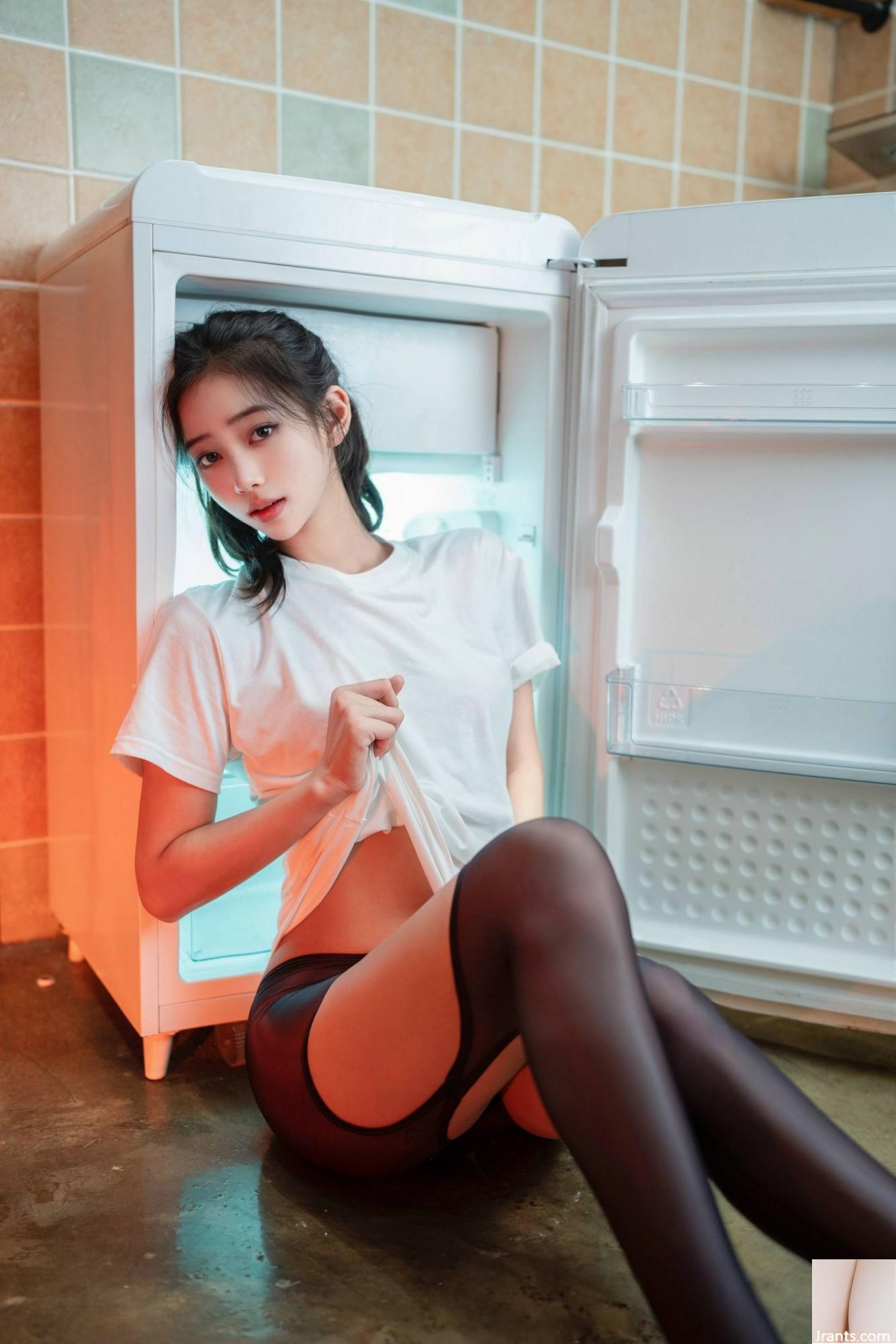 (Coleção on-line) Belo modelo de Xiuren An&#8217;an&#8217;s Micro-Colors Black Silk Private Photo (95p)