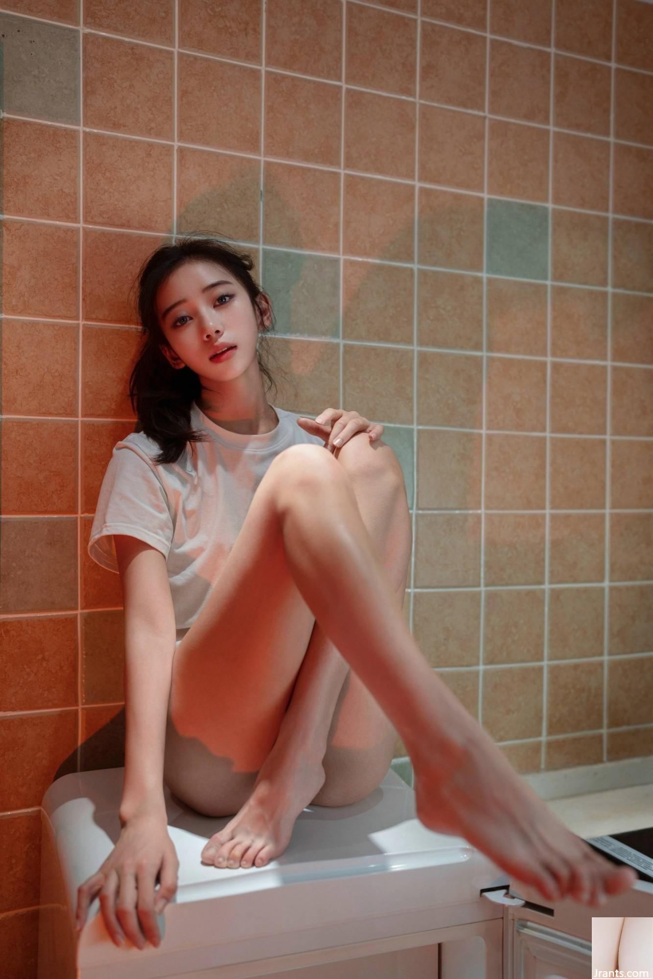 (Coleção on-line) Belo modelo de Xiuren An&#8217;an&#8217;s Micro-Colors Black Silk Private Photo (95p)