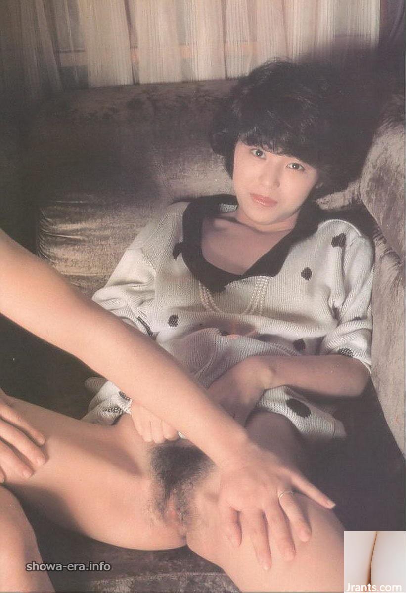 Rino Shimazaki Porn Star dans Ura-Books Half Moon, morceau de mon cœur (45p)