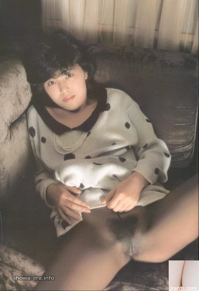 Rino Shimazaki Porn Star dans Ura-Books Half Moon, morceau de mon cœur (45p)
