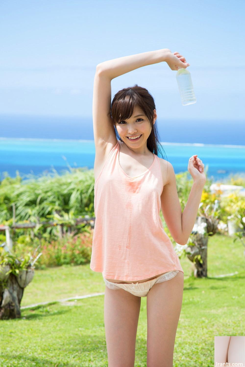 Hashimoto Arina Photo Collection Arina (93p)