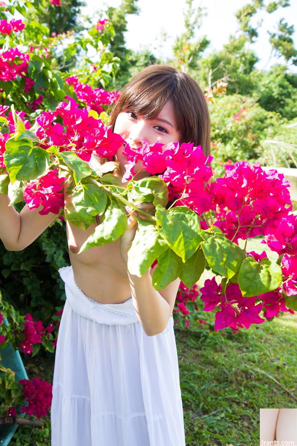 Hashimoto Arina Photo Collection Arina (93p)