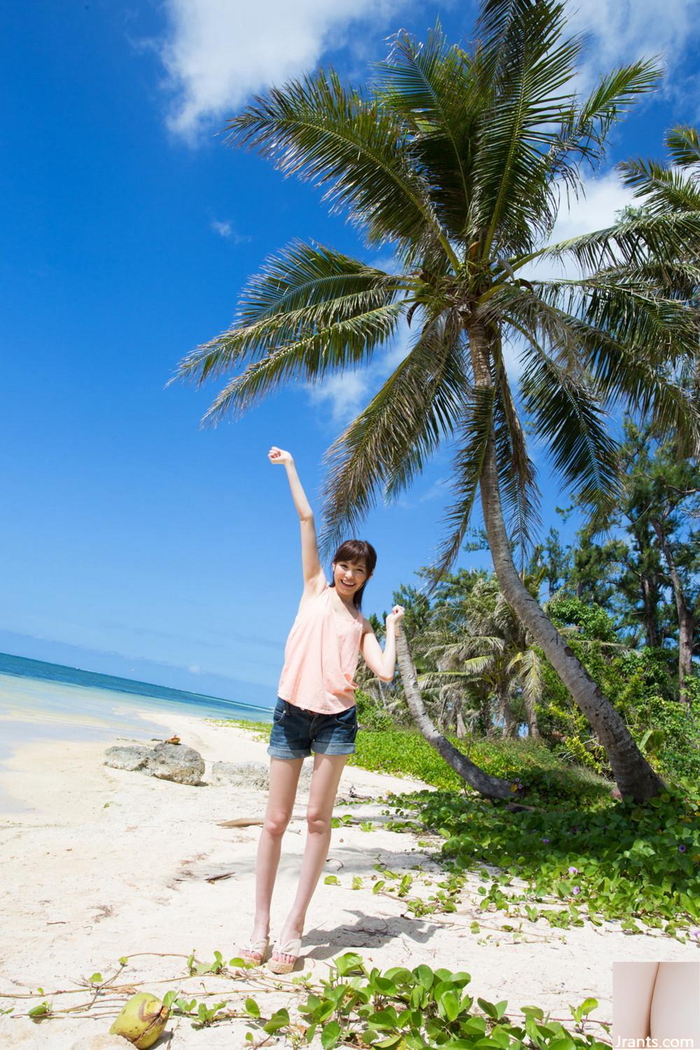 Hashimoto Arina Photo Collection Arina (93p)