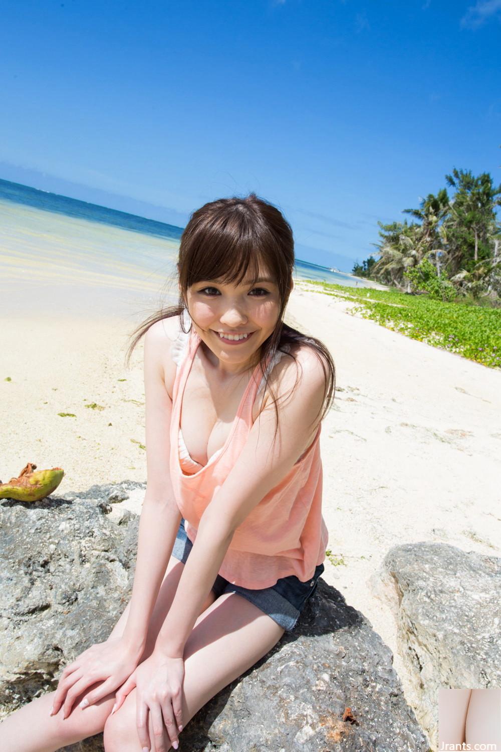 Hashimoto Arina Photo Collection Arina (93p)