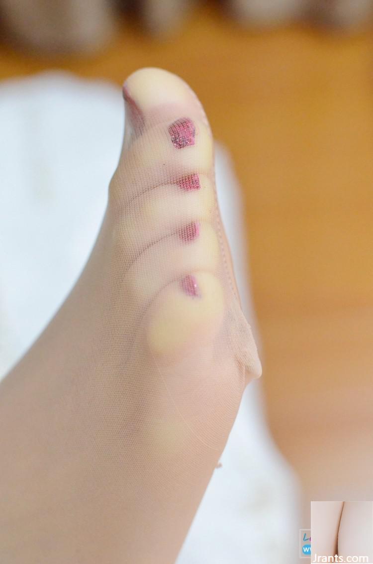 (Photo legku) N ° 017 Numéro de filles à longues pattes avec des bas de couleurs de peau (33p)