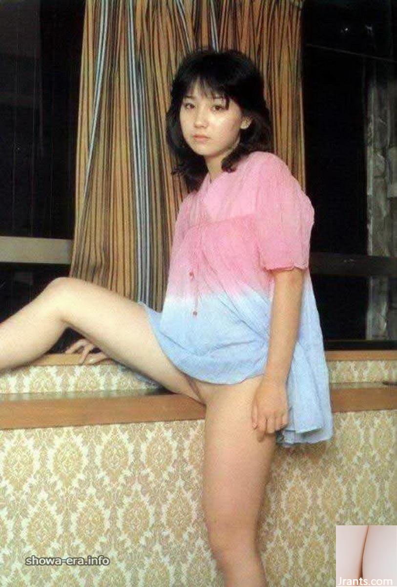 Emi Nakamura (Emi Nakamura) Pornostar in Ura-Books spielen Liebe Ich möchte mit dir brennen (48p)