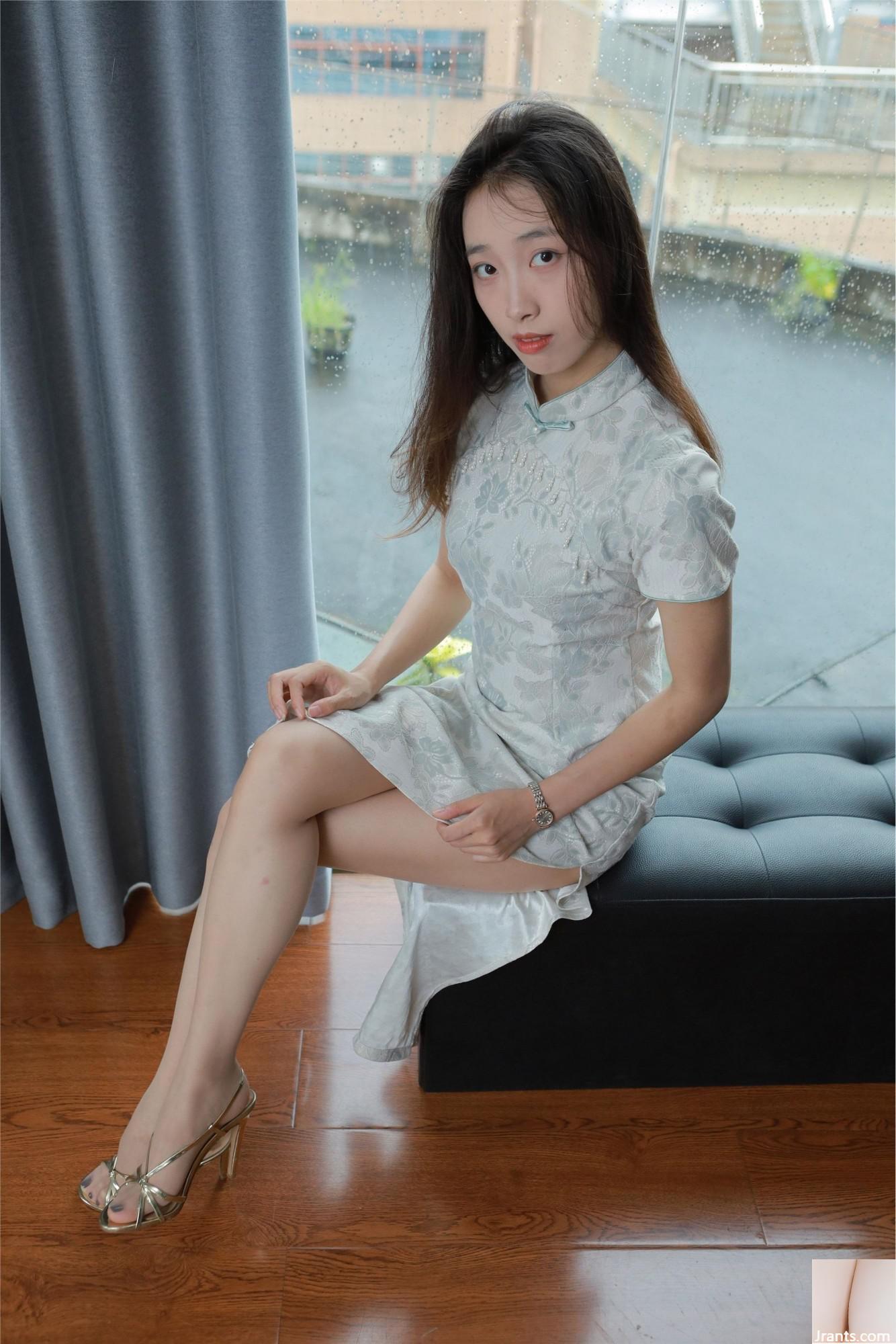 ((IESS) الحرير تستمتع بالمنزل؟ (ملتوية؟ Cheongsam ذات الأرجل الطويلة &#8220;(88p)