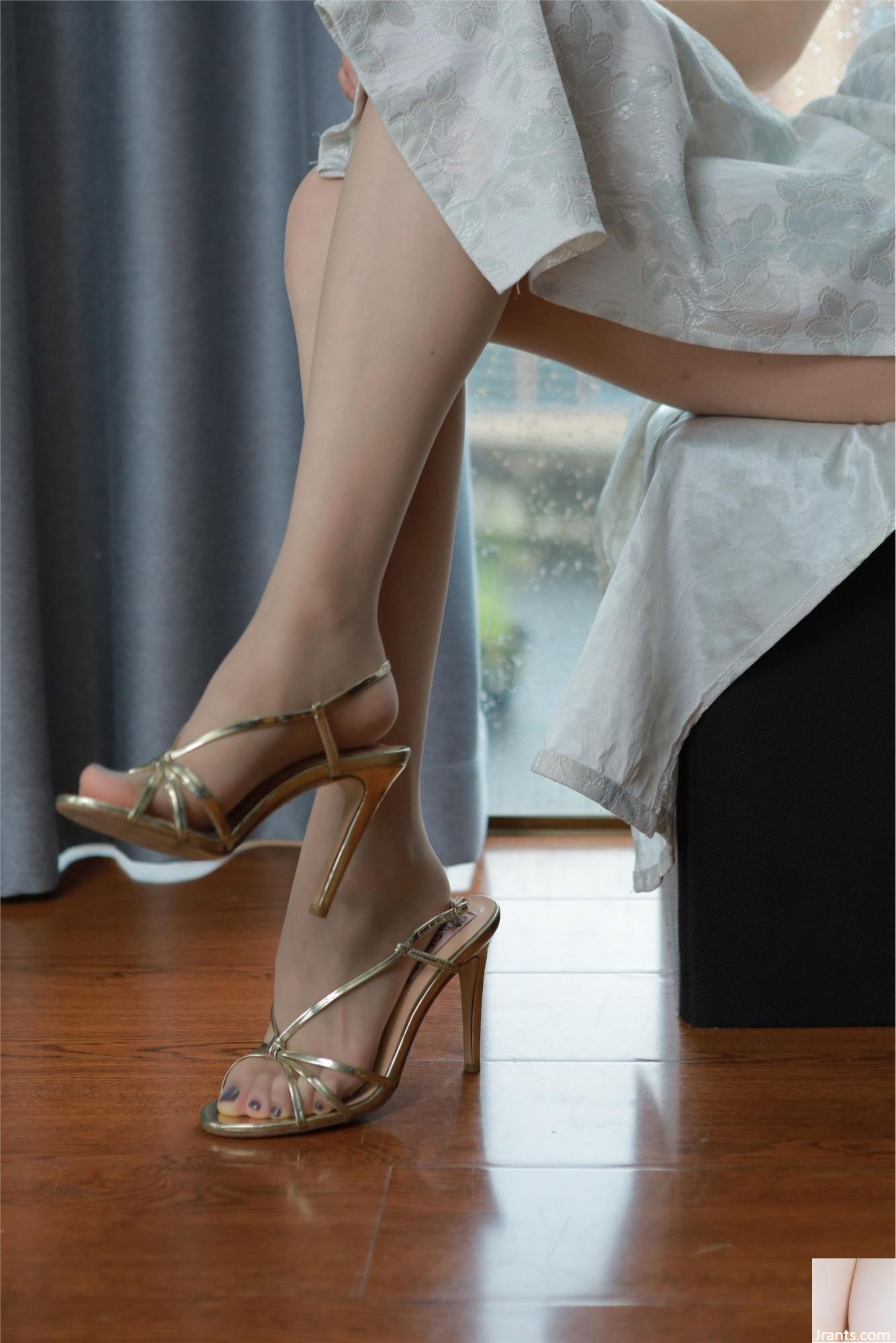 ((IESS) الحرير تستمتع بالمنزل؟ (ملتوية؟ Cheongsam ذات الأرجل الطويلة &#8220;(88p)