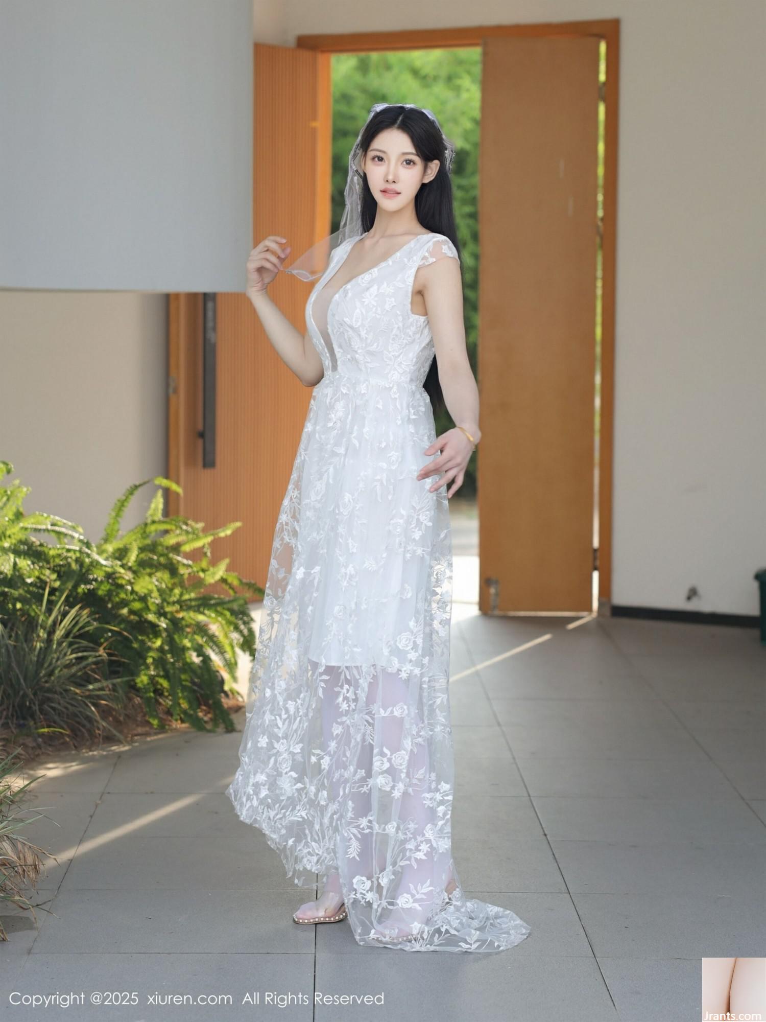 (XiuRen) 2025.08.18 No.10661 عکس نسخه کامل Li Shuang&#39;er (83p)