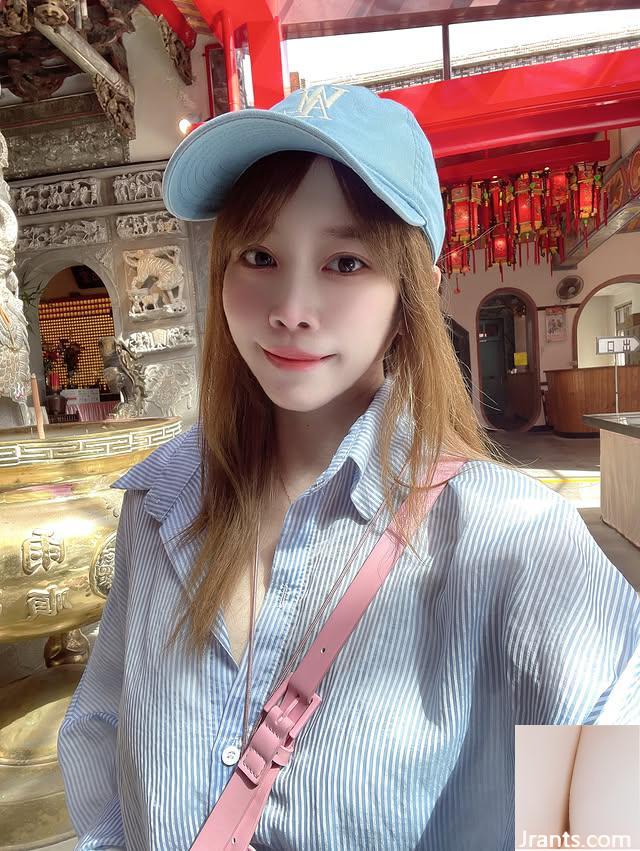 Photo Model &#8220; Zhuzhuqi&#8221;  တွင်ခန္ဓာကိုယ်ပူပြင်းသည့်ခန္ဓာကိုယ်နှင့်ပြပွဲကိုပြသရန်ဝံ့ဝံ့