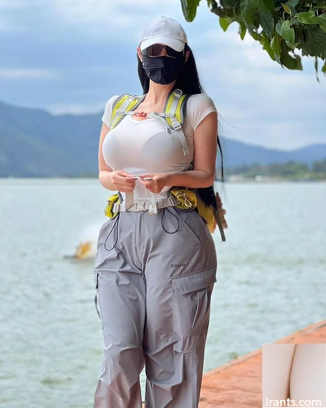 Model &#8222;Zuo Gongzi&#8220; hat eine brutale Figur (10p)