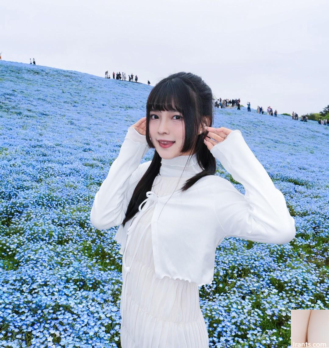 옆집 소녀 &#8220;Jierong&#8221;전기로 가득 찬 큰 눈 (10p