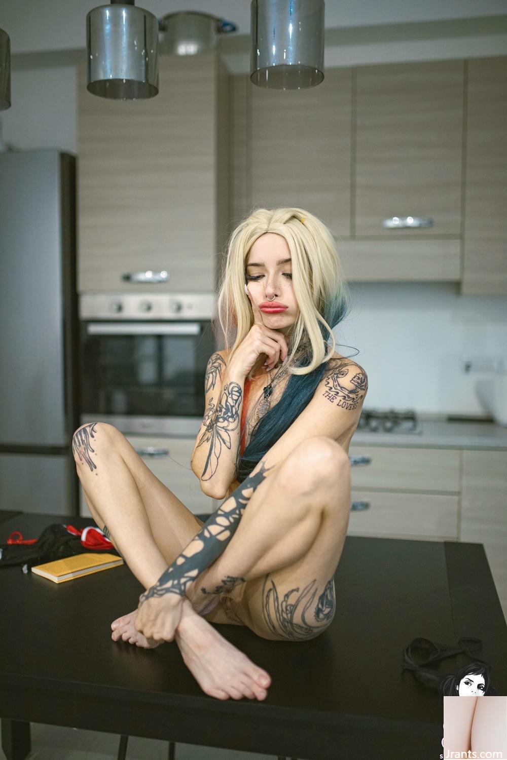 (Suicide Girls) 21 de junho de 2025 &#8211; Catfois &#8211; Como isso faz você se sentir (48p)