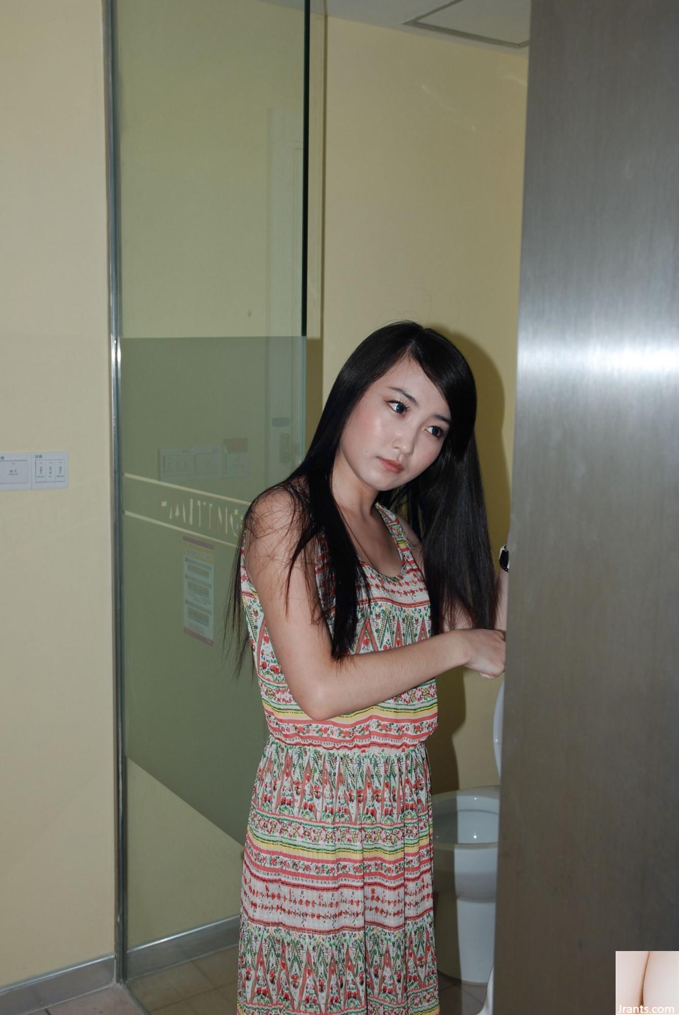 Foto privada do modelo chinês Modelo Small Tree Human Body (93p)