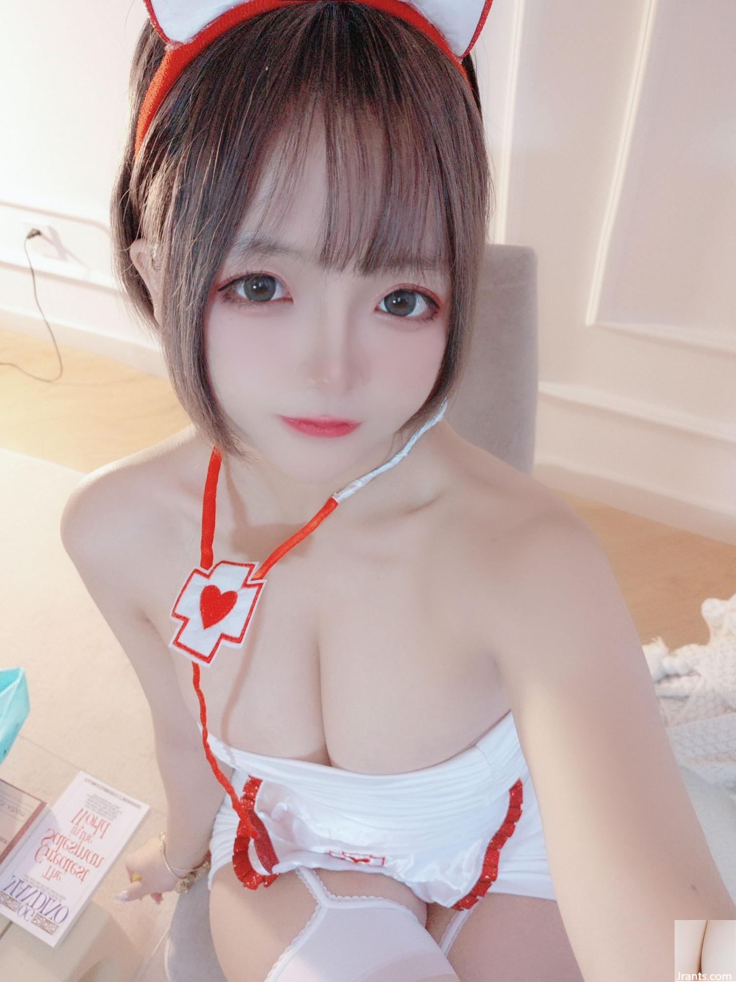 (مجموعة عبر الإنترنت) Girl Girl Hinaga &#8220;Sister Nurse&#8221; VIP Exclusive (55p)