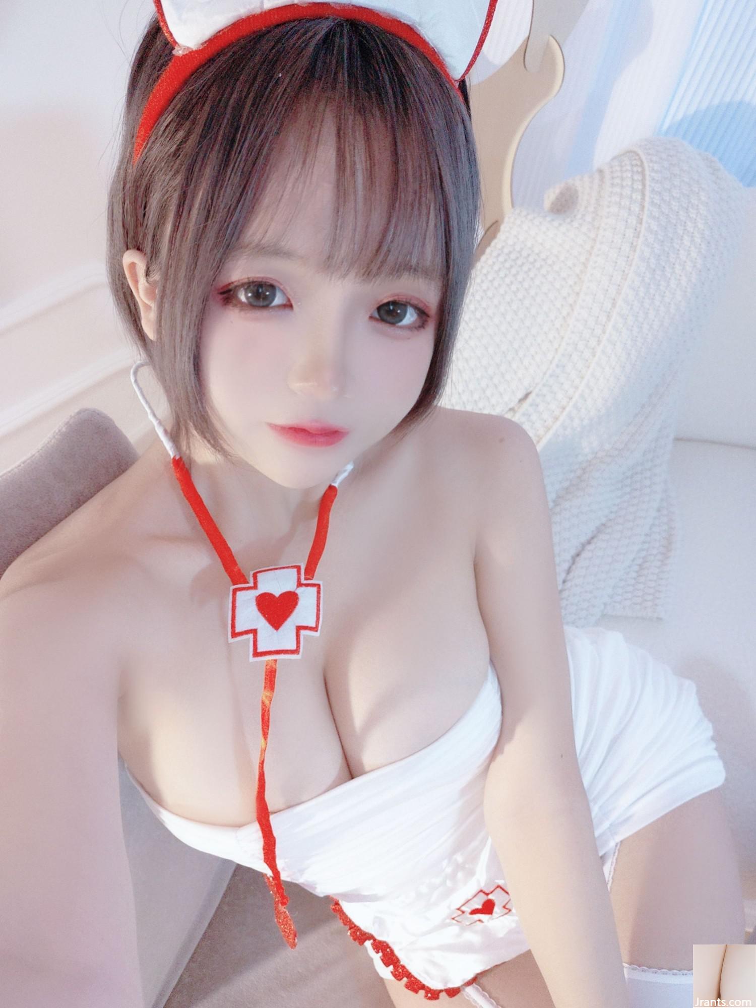 (مجموعة عبر الإنترنت) Girl Girl Hinaga &#8220;Sister Nurse&#8221; VIP Exclusive (55p)