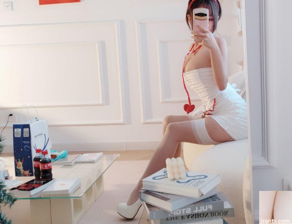 (مجموعة عبر الإنترنت) Girl Girl Hinaga &#8220;Sister Nurse&#8221; VIP Exclusive (55p)