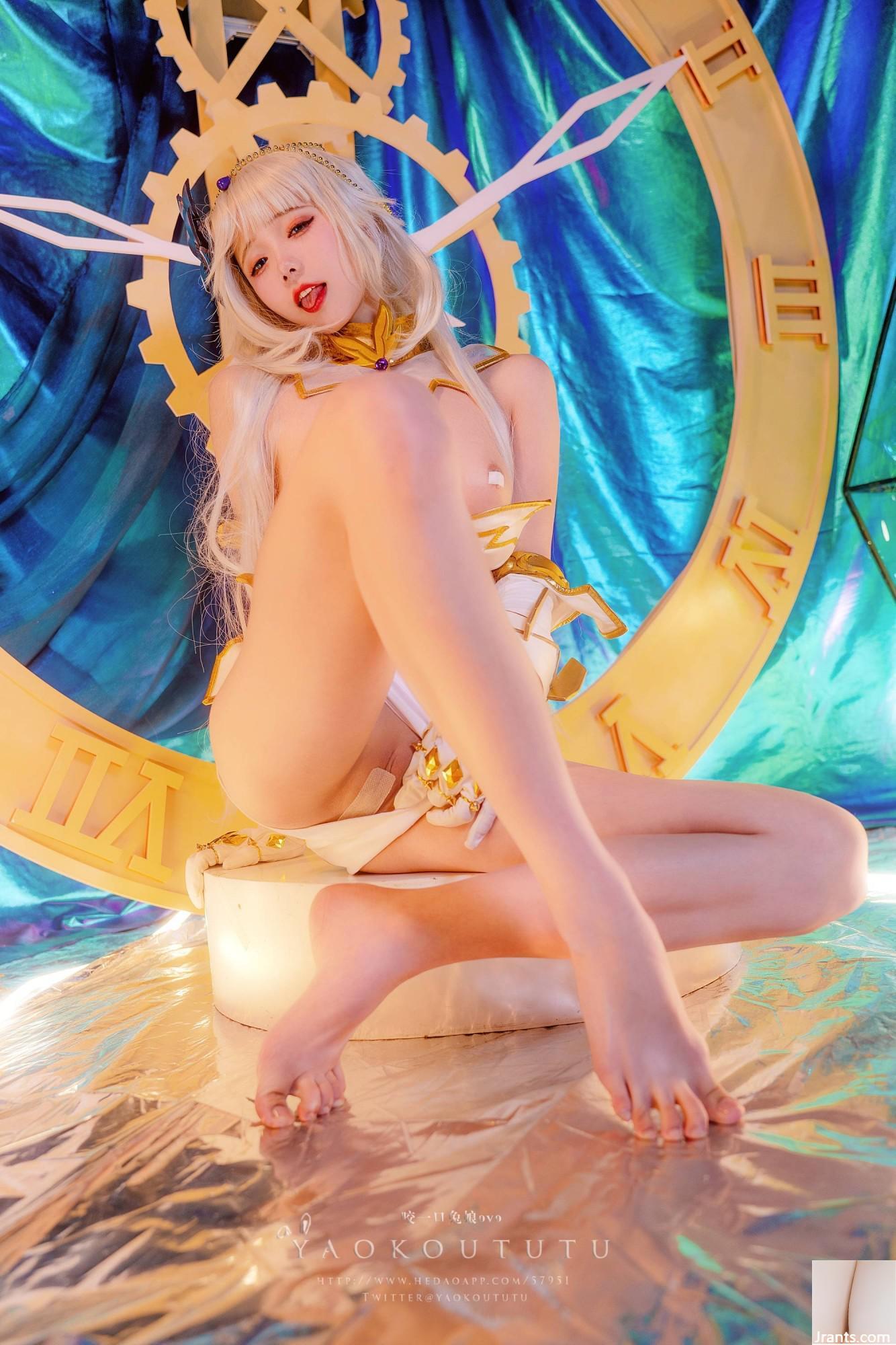 (Coleção na Internet) Garota do bem -estar morde uma garota de coelho &#8220;Neptune&#8221; VIP Exclusive (50p)