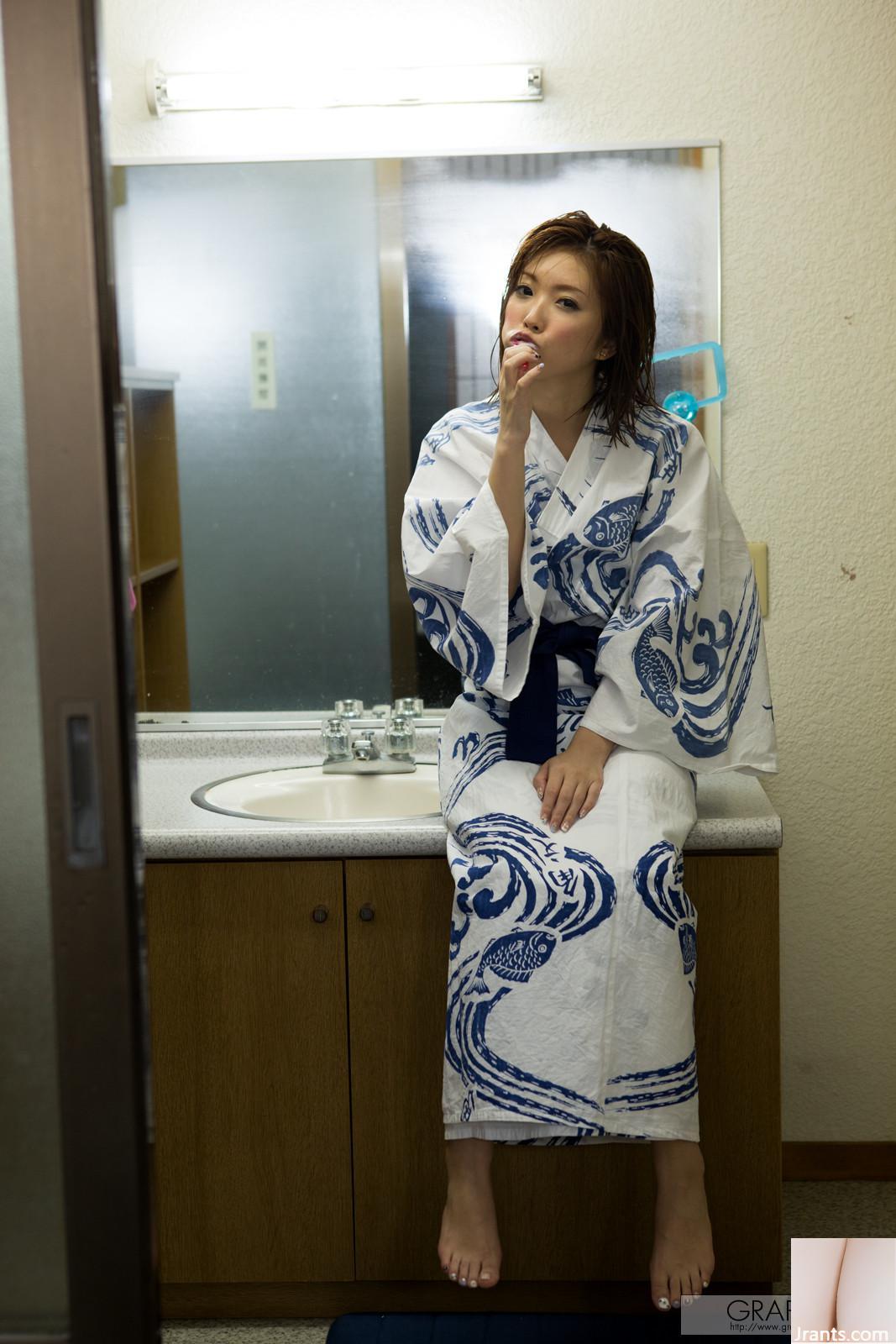 Kato Rina Graphis Gals 2012 (100p)