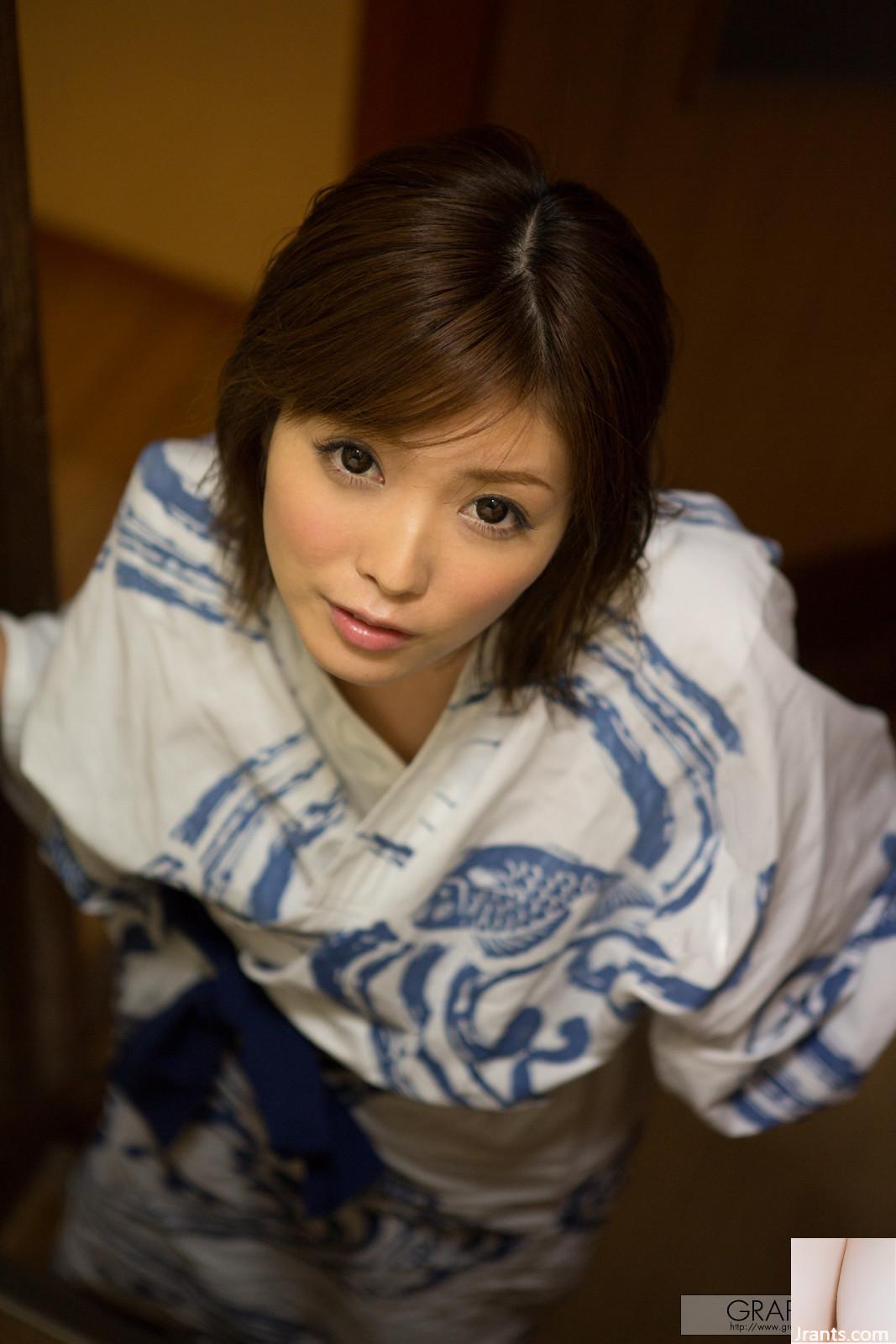 Kato Rina Graphis Gals 2012 (100p)