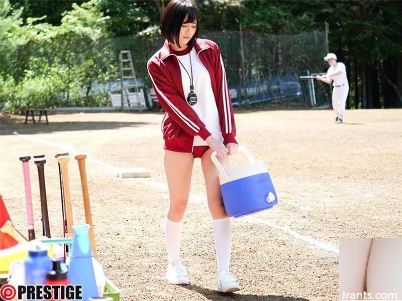 Super Pure and Pink Sports Student, empfohlen von der besten Schönheit, wurde vom Sportlehrer rücksichtslos mit Füßen getreten und wurde auch von einer Gruppe von Schülern nach dem Trampeln getrampelt &#8230; (13p)