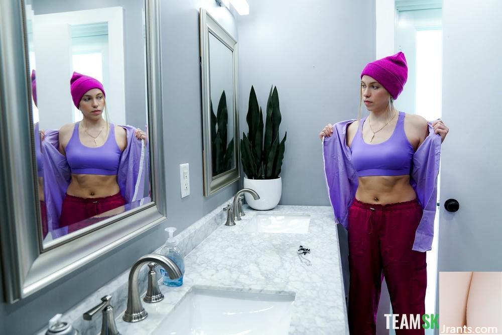 (Tim Skeet) 29 Jun 2025 &#8211; Khloe Kapri &#038; Penelope Reed &#8211; “StepMom) klem puting!” Tomboi) s un