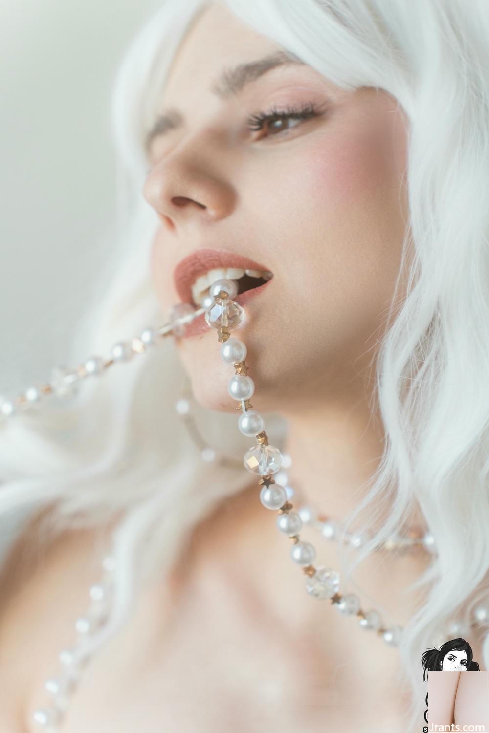 (Suicide Girls) 30 de junho de 2025 &#8211; Catalien &#8211; Pearl Night (58p)