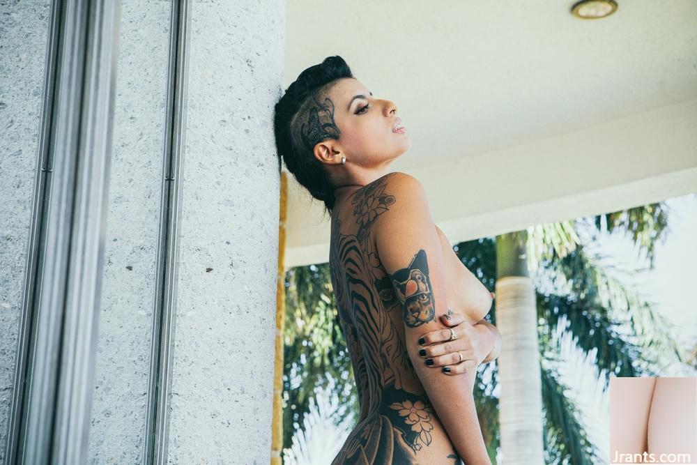 (Suicide Girls) 30 ژوئن 2025 &#8211; جولیجو &#8211; آفتابگردان (51p)