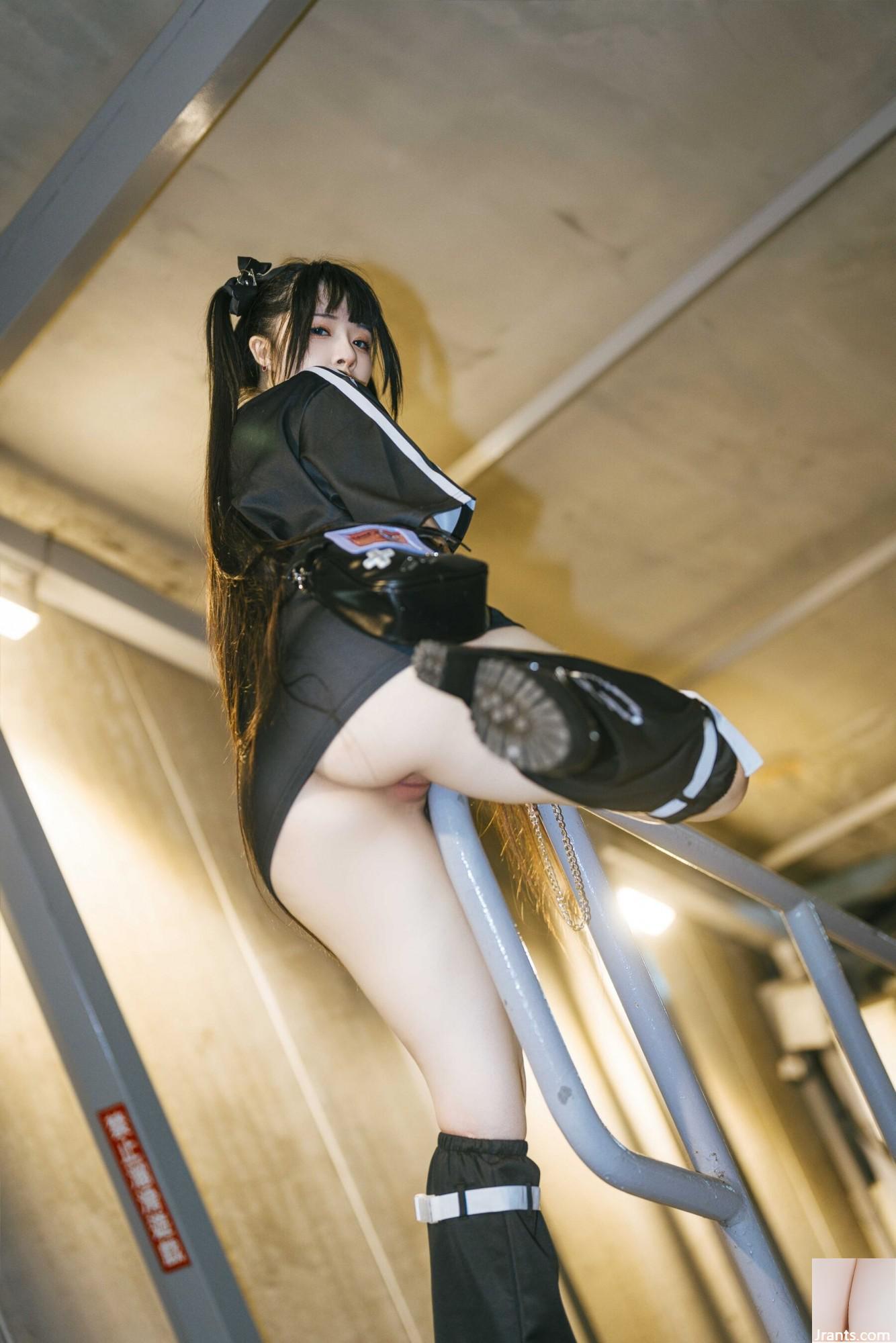 Luoluo raku &#8220;city girl&#8221; (47p)