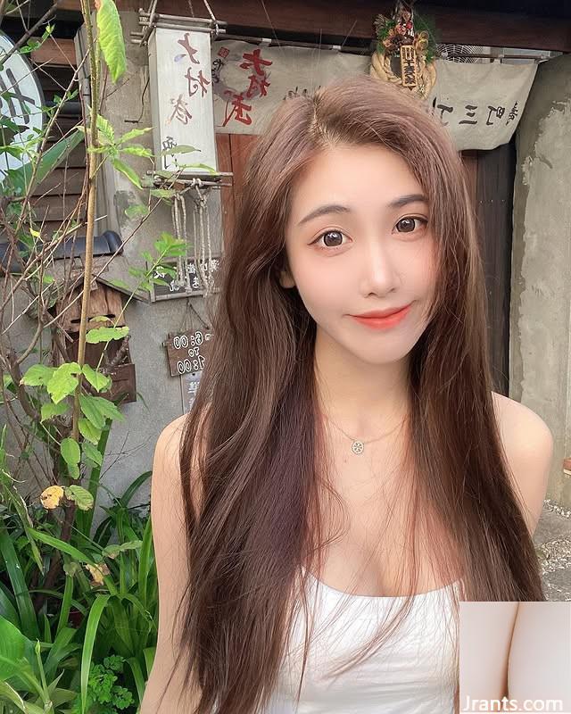 စင်ကြယ်သောနတ်ဘုရားမ &#8220; Ni Zihan&#8221;  သည်နက်ရှိုင်းသောနက်ရှိုင်းသော (10 နာရီ)