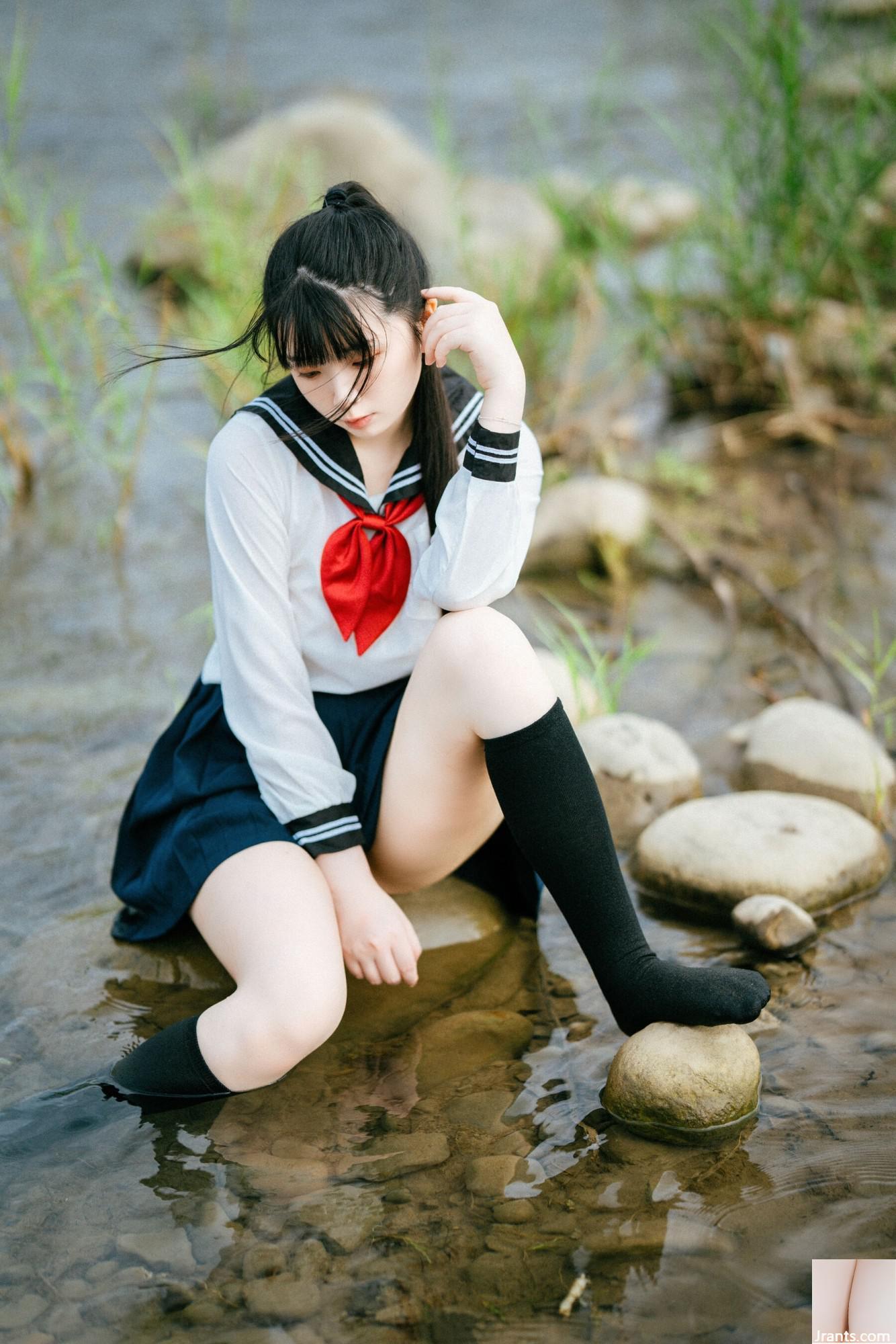 Luoluo Raku &#8220; Shining Girl&#8221;  (63p)