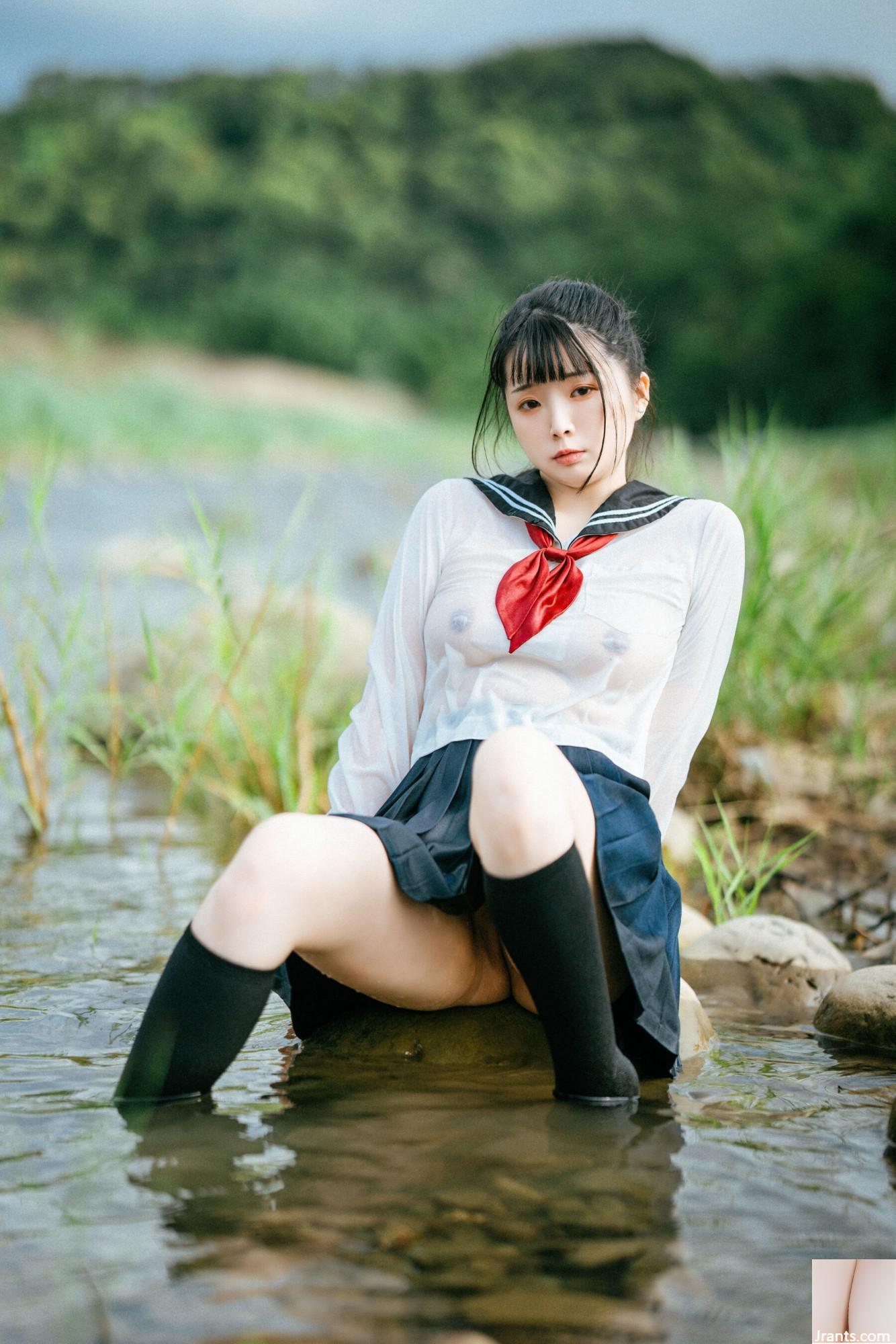 Luoluo Raku &#8220; Shining Girl&#8221;  (63p)