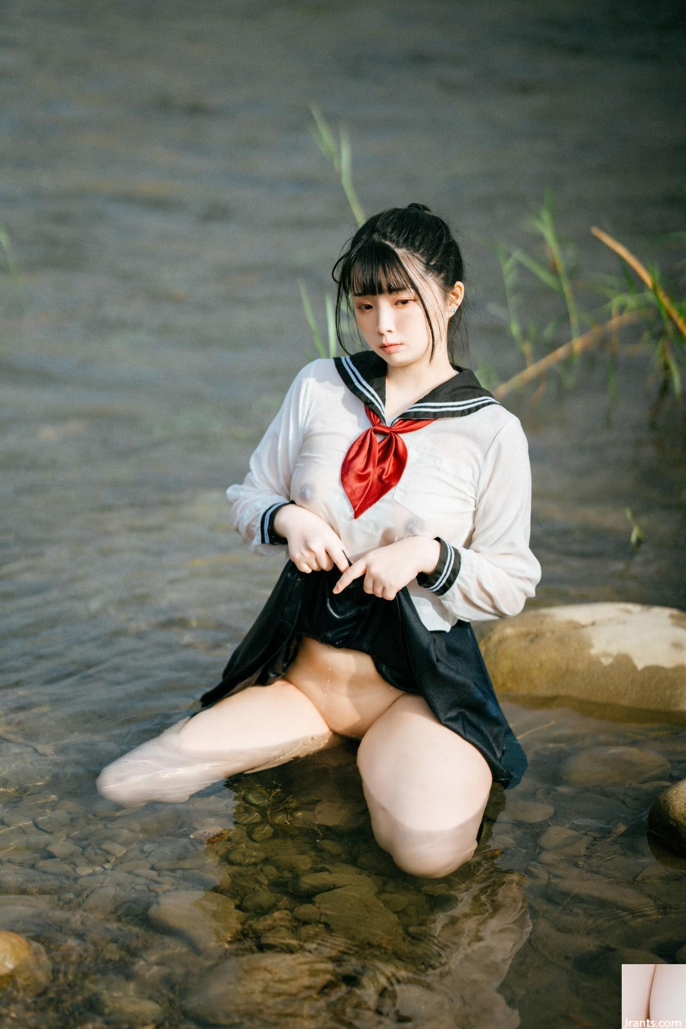 Luoluo Raku &#8220; Shining Girl&#8221;  (63p)