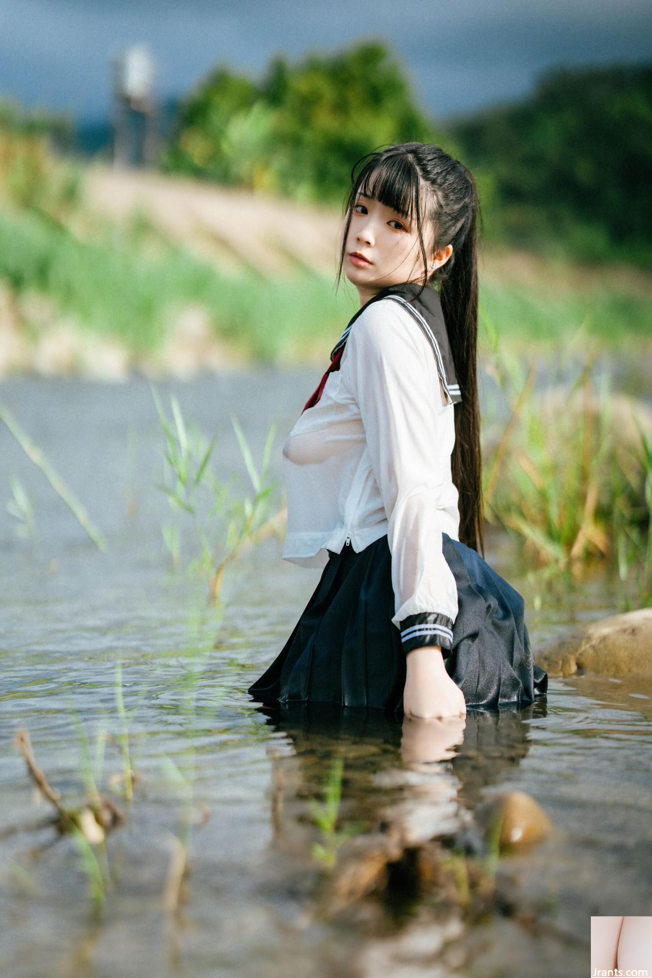 Luoluo Raku &#8220; Shining Girl&#8221;  (63p)