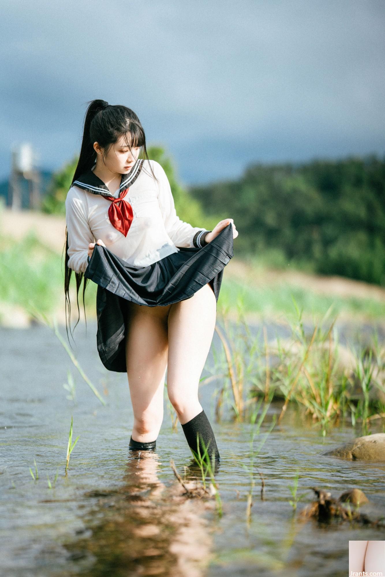 Luoluo Raku &#8220; Shining Girl&#8221;  (63p)