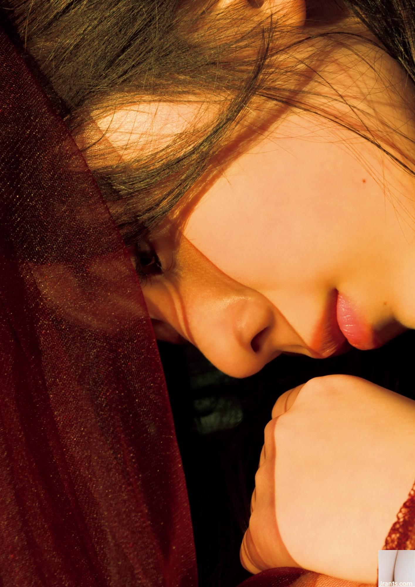 Album foto Kikuji Hina &#8220;#Memory&#8221; 2 (79p)