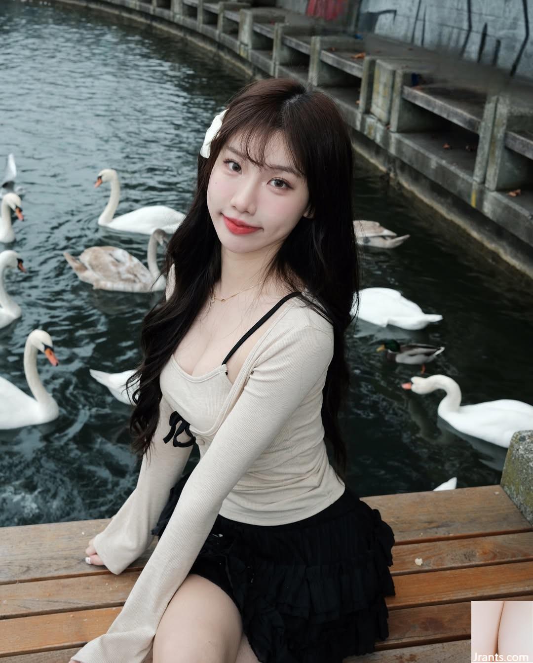 Gadis temperamental &#8220;yixuan&#8221; seksi secara tidak sengaja terungkap (10p)