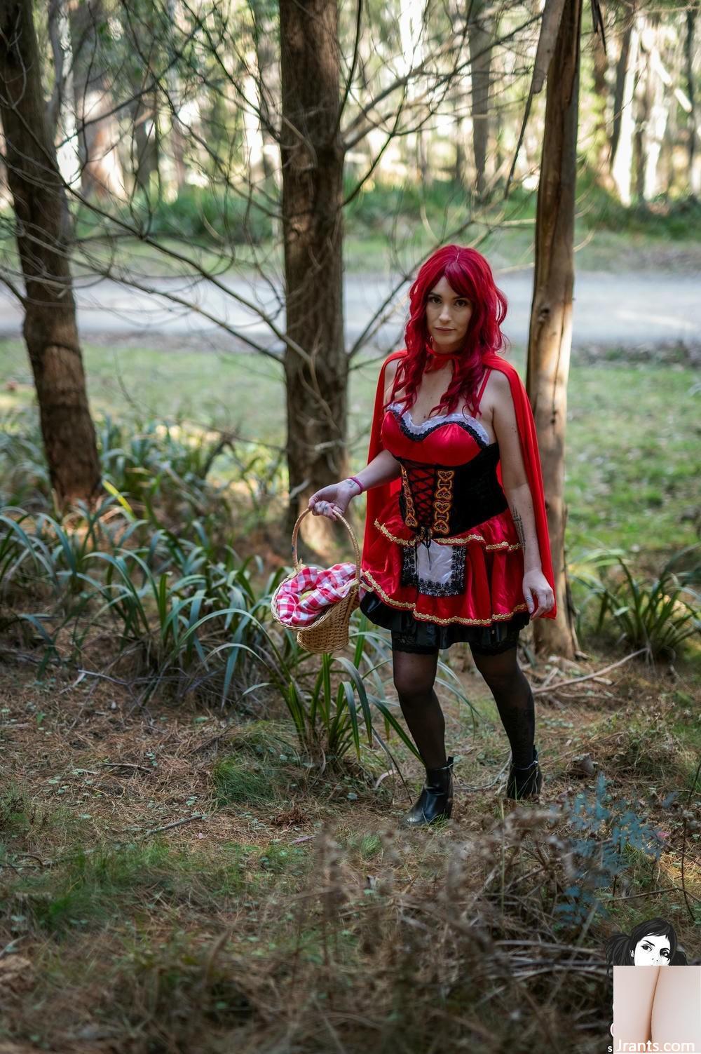 (Suicide Girls) 02 juillet, 2025 &#8211; Euphorie sauvage &#8211; tentant le loup (54p)