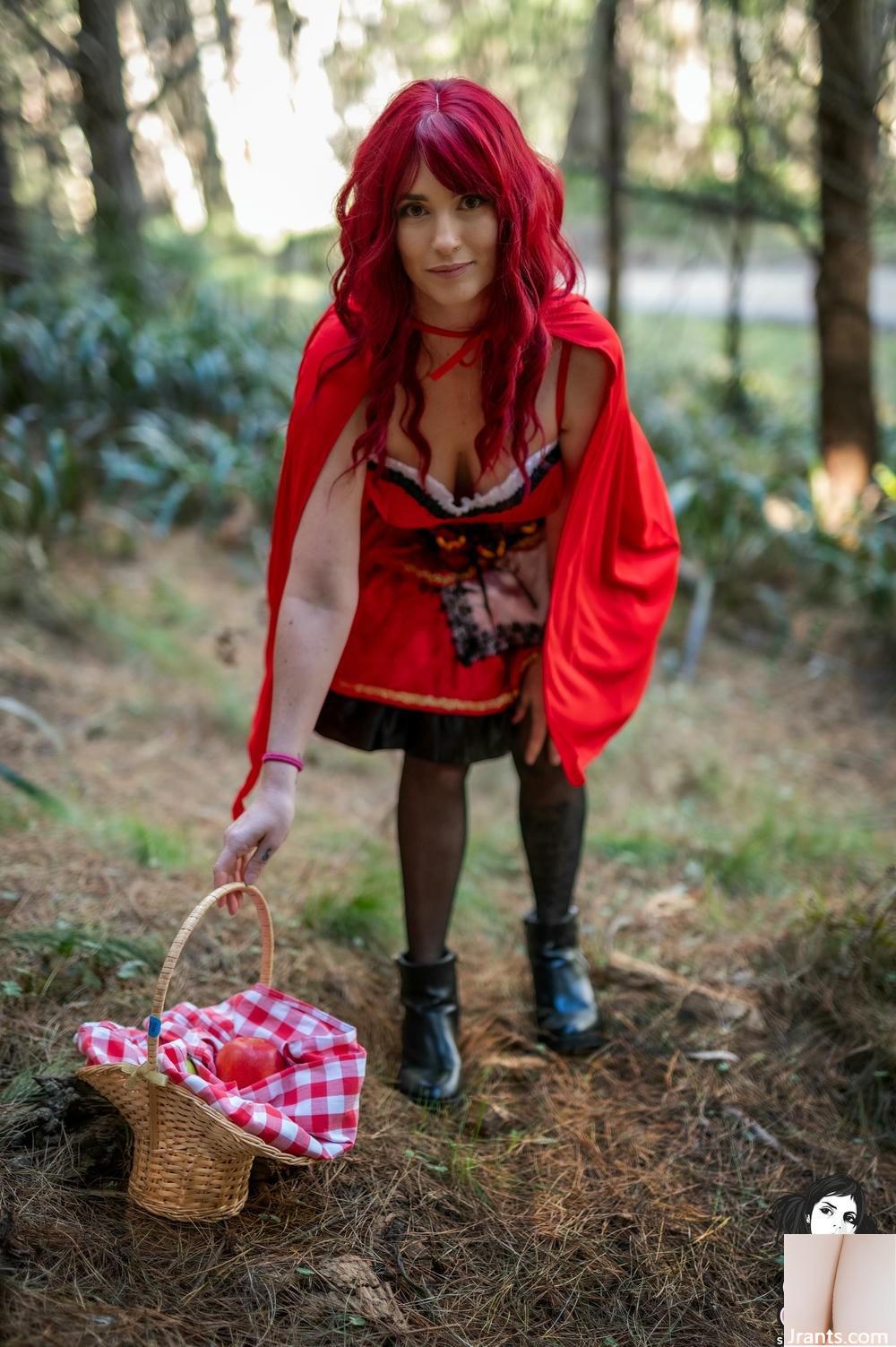 (Suicide Girls) 02 juillet, 2025 &#8211; Euphorie sauvage &#8211; tentant le loup (54p)