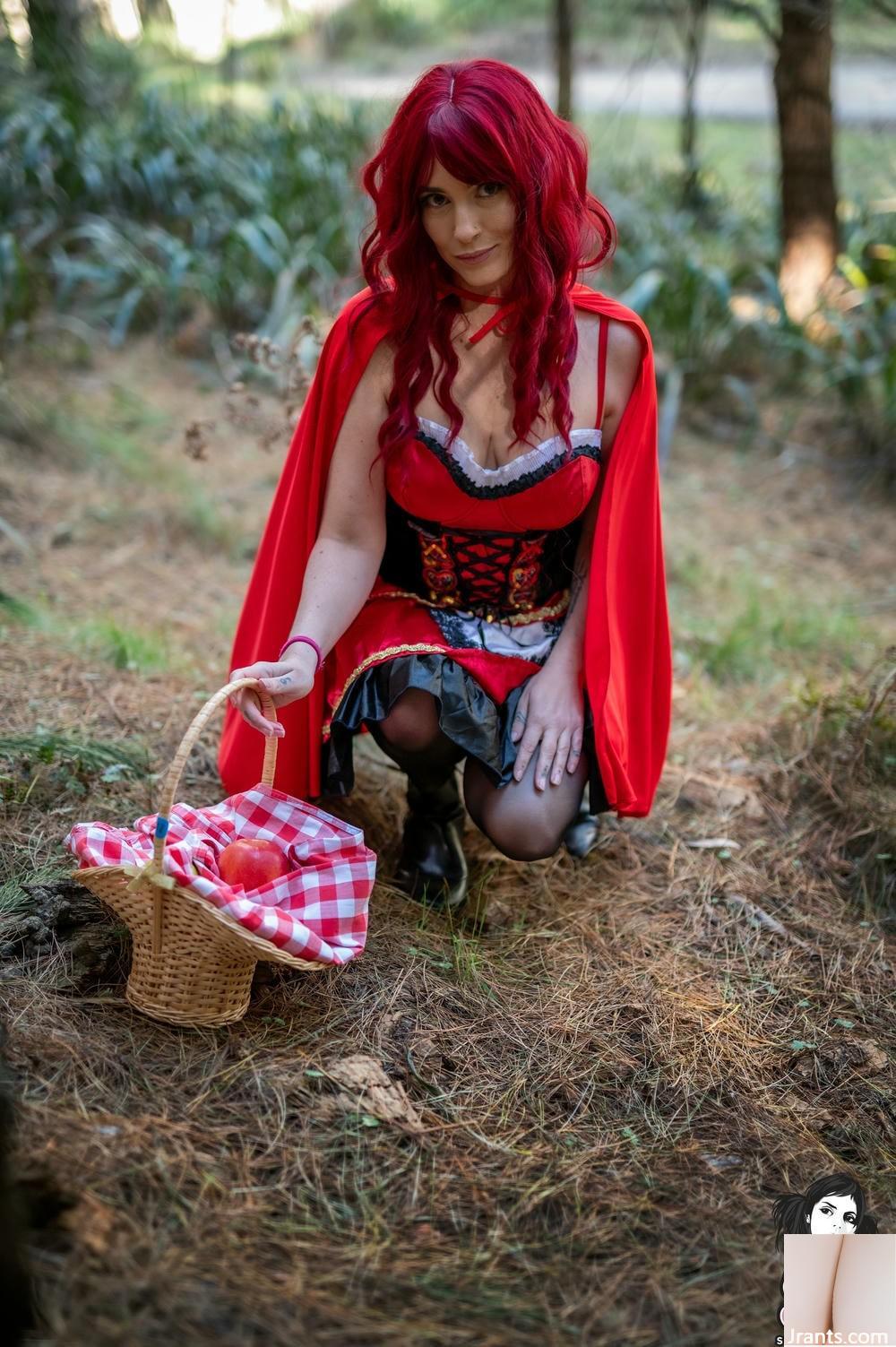 (Suicide Girls) 02 juillet, 2025 &#8211; Euphorie sauvage &#8211; tentant le loup (54p)