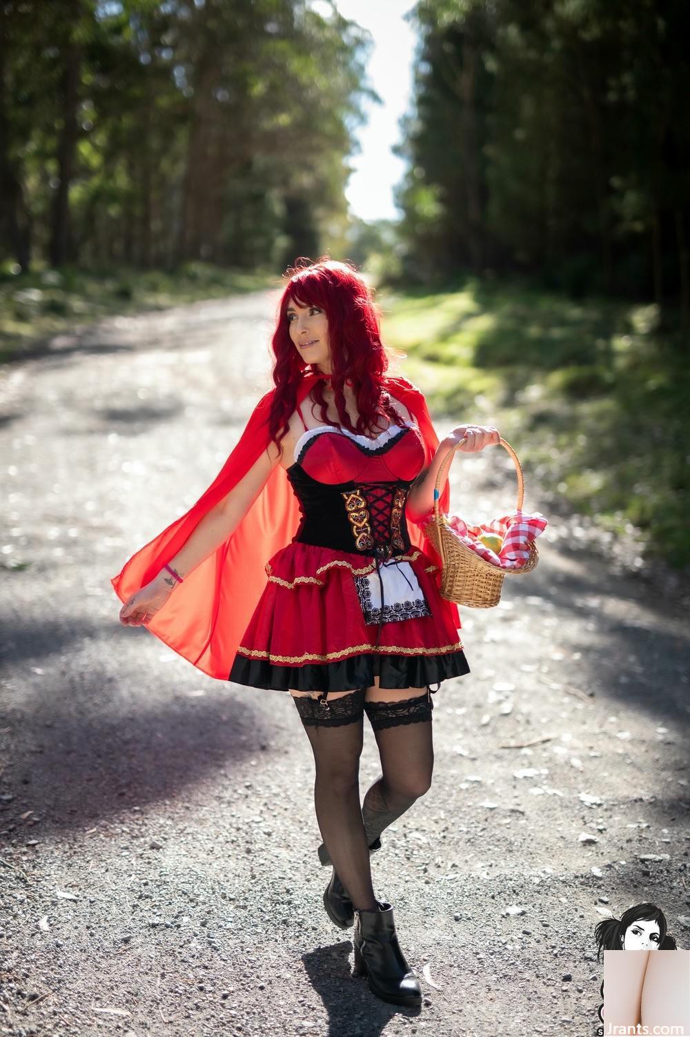 (Suicide Girls) 02 juillet, 2025 &#8211; Euphorie sauvage &#8211; tentant le loup (54p)