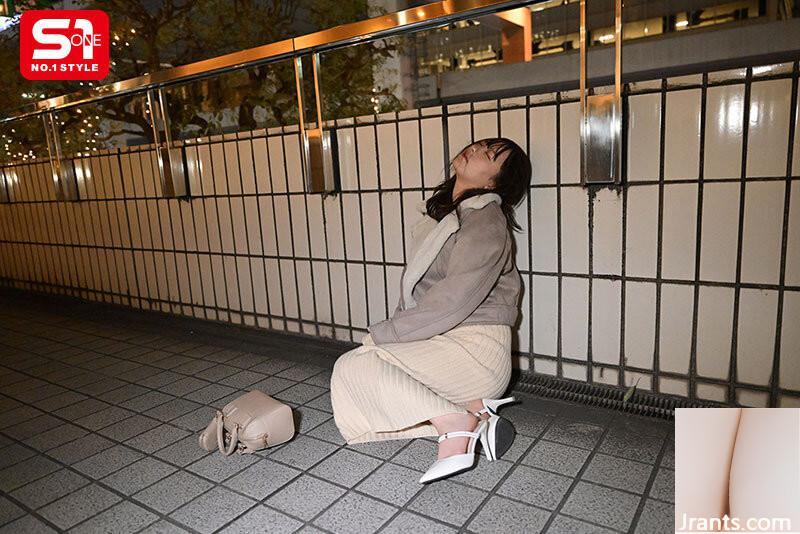Murakami Yuka: bevendo alcol, bevendo, bevendo, diventando fangoso, ridendo, vomito, incontinenza dalla faccia femminile, stupro del sonno, dietro le quinte &#8230; (21p)