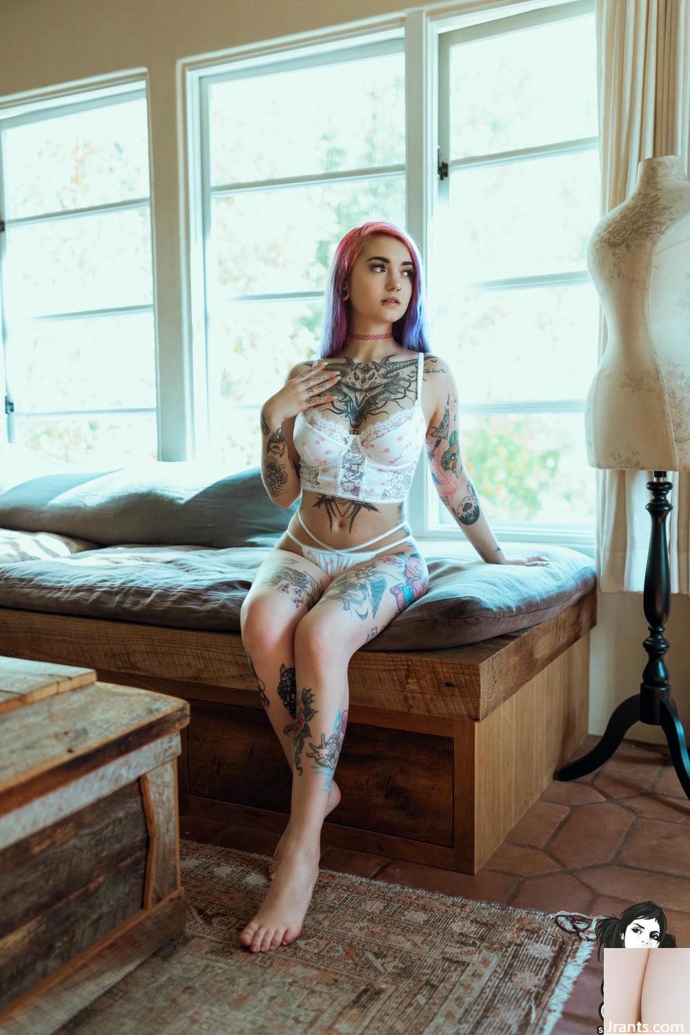 (Suicide Girls) 2025 년 7 월 4 일 &#8211; 우울함 &#8211; 가벼운 파 (54p)